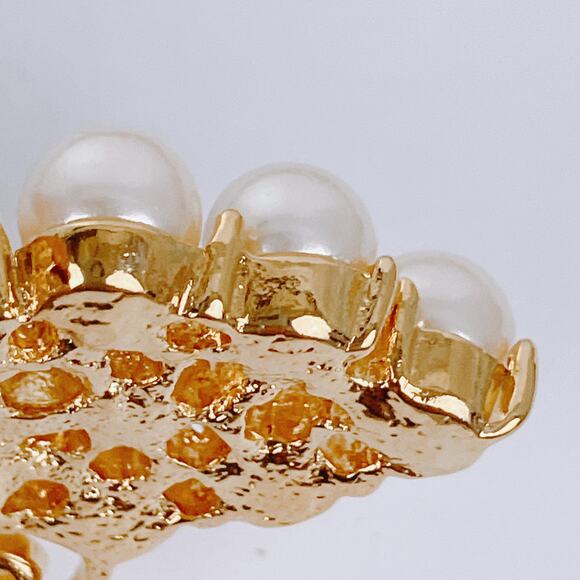 Vintage Gold Tone Faux Pearl Grape Cluster Brooch Mid Century Autumn Fall Pin - Picture 7 of 9